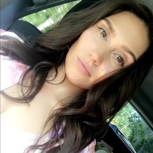 Meet your Posher, Cortney